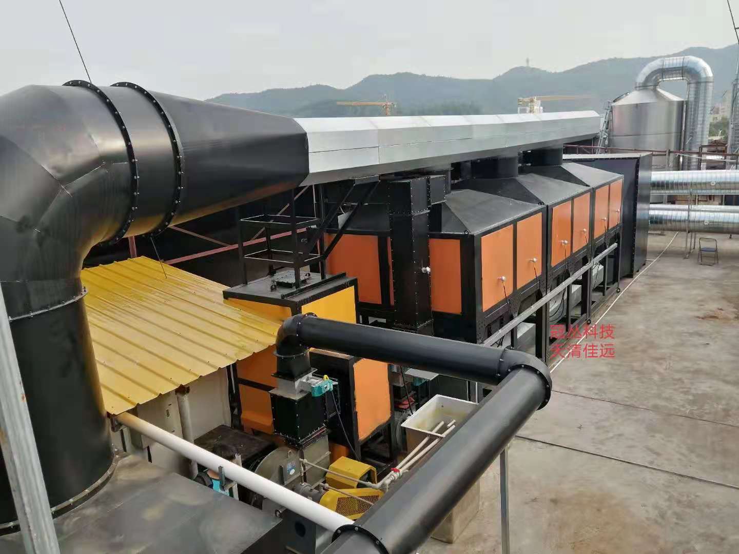  一種便於更換的沸石轉輪一體機